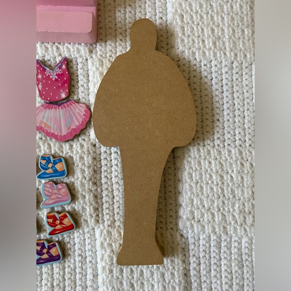 Melissa & Doug Wooden Magnetic Ballerina Dress up - Picture 3 of 8